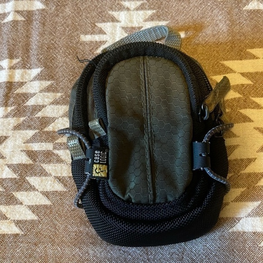 Case Logic Belt attachment Green and Black